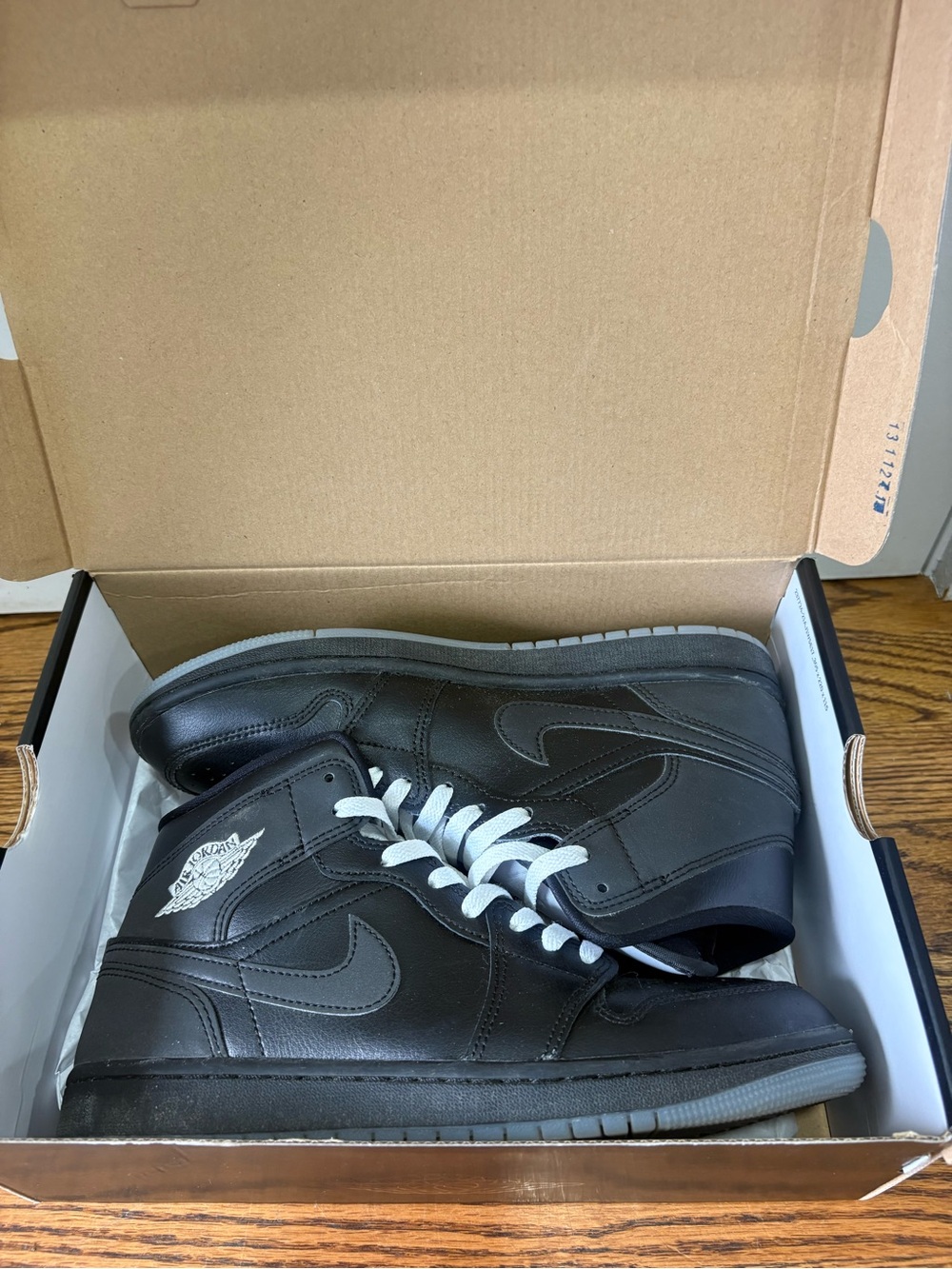 Nike Air Jordan 1 Mid SE Black Metallic Reimagined HV5177 010 Men's size 8.5 - Picture 5 of 8